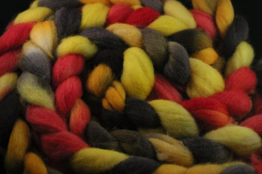 Texel Wool Roving - Hand Dyed Fibre for Spinning 100g - Knight of Wands